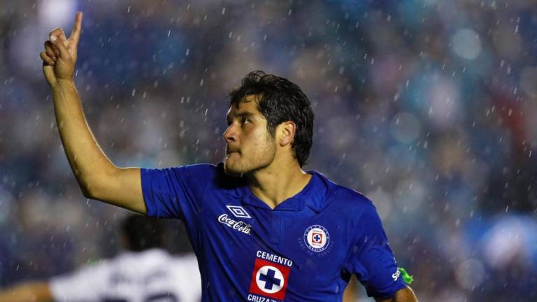 El delantero sinaloense Javier “Chuletita” Orozco, quien inició su trayectoria en Cruz Azul, ha decidido decir adiós al futbol profesional.