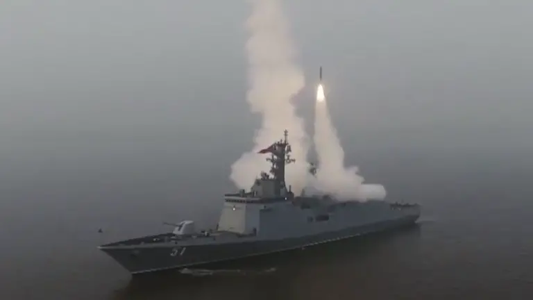 Corea del Norte eleva la tensión en plena maniobra militar.