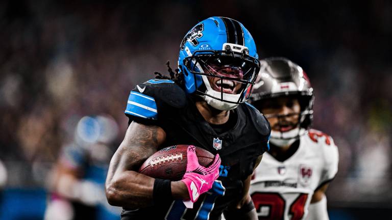 Los Lions vencieron categóricamente a los Buccaneers .