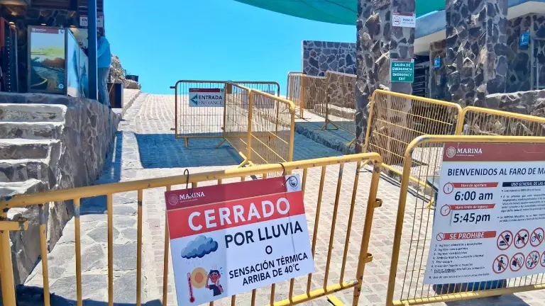 El acceso al Faro Mazatlán fue cerrado por las altas temperaturas.