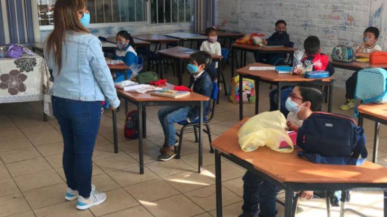 El pasado 7 de junio, alrededor de un millón 631 mil 235 estudiantes en 24 mil 406 escuelas de nivel básico, medio superior y superior, regresaron a clases presenciales en el país.