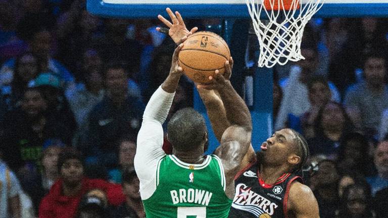 Jaylen Brown aportó 25 unidades.