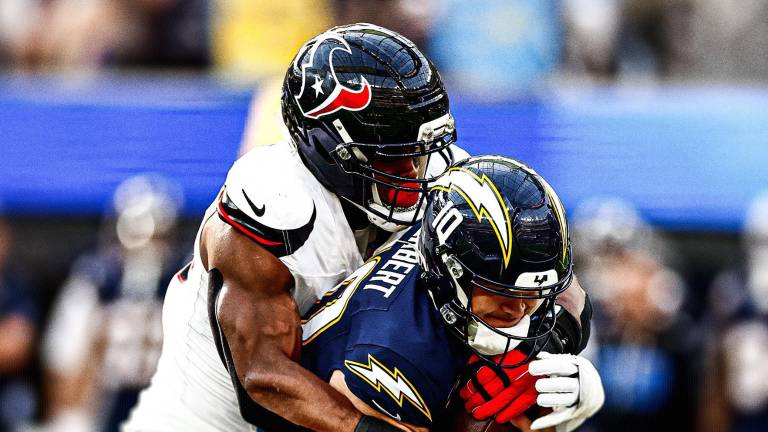 Houston Texans derrota 20-16 a Chargers.