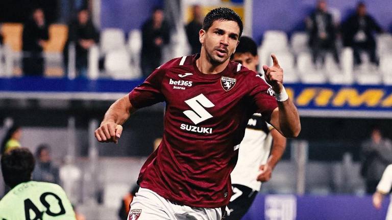 Gio Simeone marcó un doblete para Torino ante Parma.