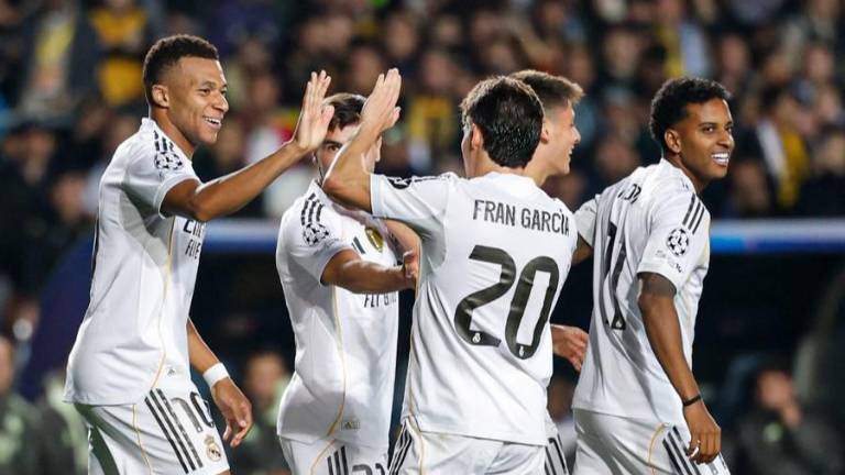 Kylian Mbappé emergió como la figura del Real Madrid, que dejó atrás la derrota del derbi.