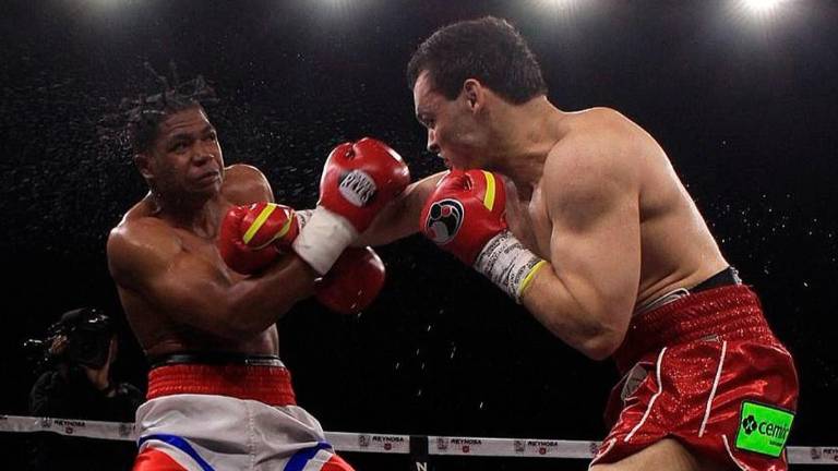 Julio César Chávez se mostró muy superior al colombiano Jhon Caicedo.