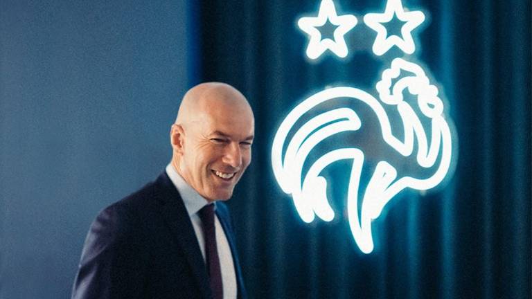 Zinedine Zidane fue presentado como nuevo DT de Francia.