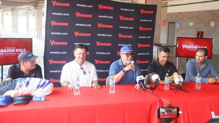 En rueda de prensa se anuncia el evento que se pretende establecer en el puerto.