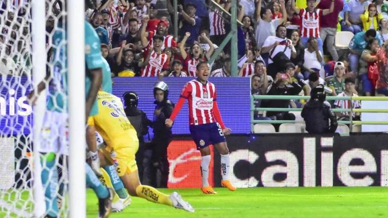 Yael Padilla debutó y anotó el gol de la victoria para Chivas.
