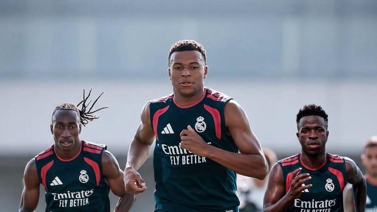 Mbappé vuelve al Real Madrid decidido a recuperar los títulos.