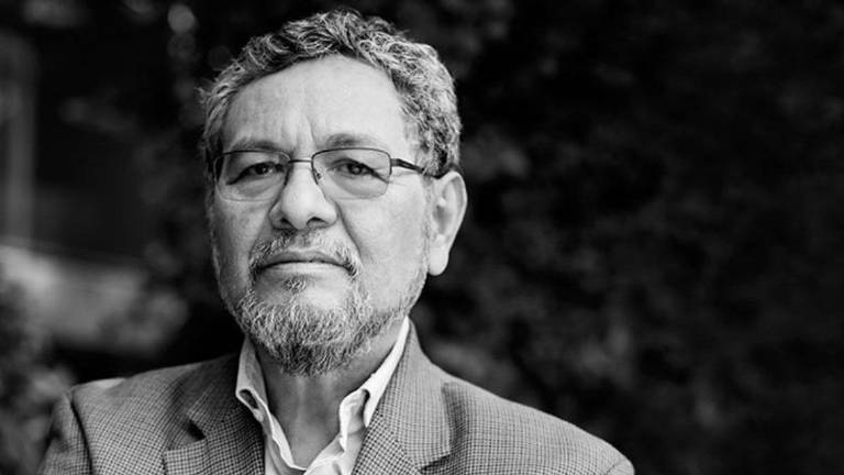 Élmer Mendozaimparte numerosos cursos en talleres de lectura y de escritura para novelistas.