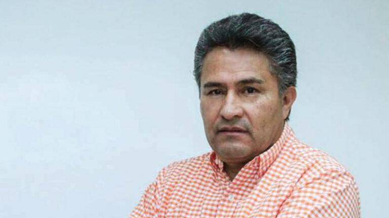 El periodista Rodolfo Ruiz fue vinculado a proceso por su presunta responsabilidad en el delito de manejo de recursos de procedencia ilícita.