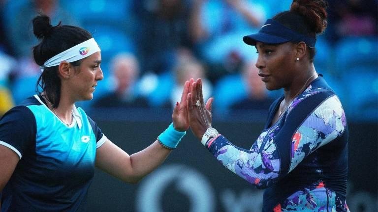 Ons Jabeur y Serena Williams se impusieron a Sara Sorribes y Marie Bouzkova en el torneo de Eastbourne.
