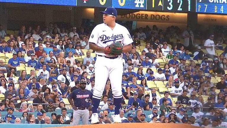 Julio Urías domina a Mellizos para alcanzar la docena de triunfos con los Dodgers