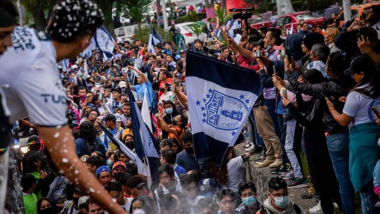 Pachuca desfiló con el séptimo título en el futbol mexicano, por calles de una ciudad eufórica