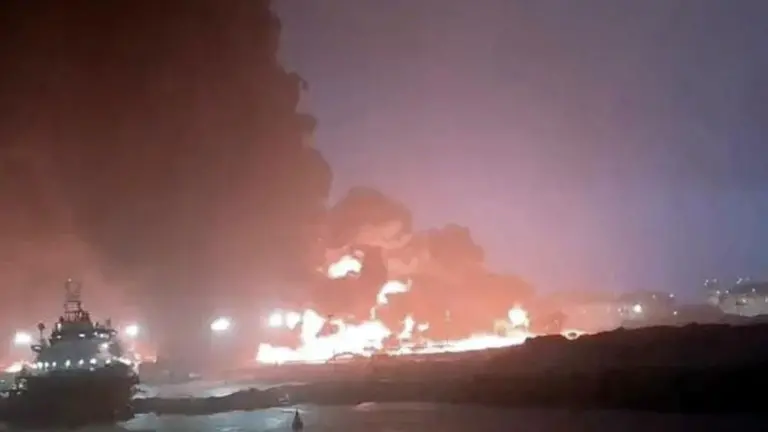 Incendio en la refinería Olmeca, ubicada en Tabasco.