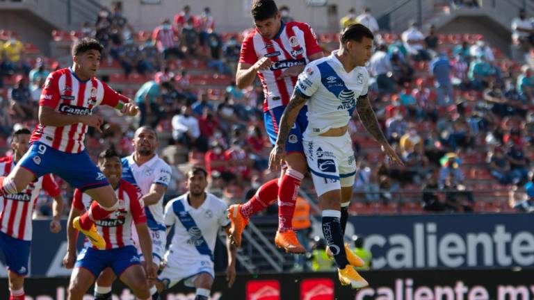 El Puebla de Larcamón ganó, gustó y goleó al Atlético de San Luis