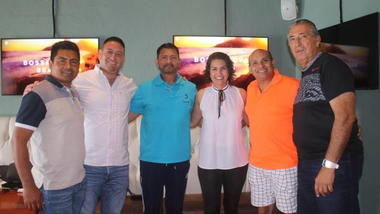 Salvador González (derecha) será homenajeado en el Segundo Festival de Voleibol de Sala, que arranca el próximo 3 de agosto.