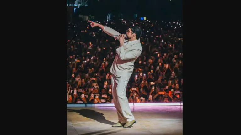 Cierra Bad Bunny sus conciertos con Salma Hayek, Danna Paola, Eiza González, J Balvin y más estrellas