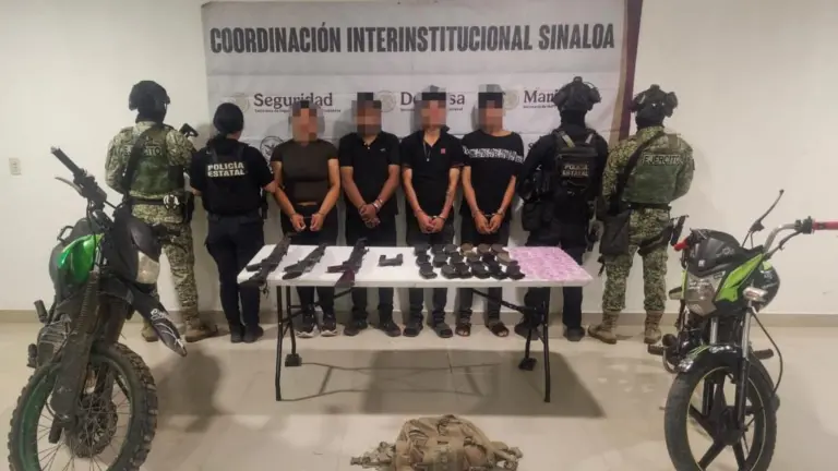 Cuatro civiles fueron detenidos en Concordia en posesión de armas y droga.