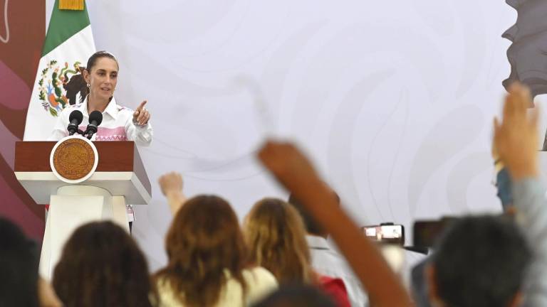 La Presidenta Claudia Sheinbaum Pardo descarta que haya intromisión del Gobierno en el INE al asistir al arranque oficial del proceso electoral.