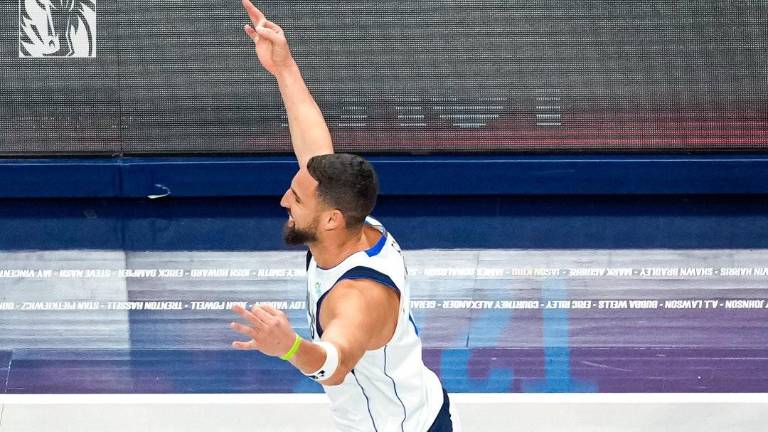 Klay Thompson llega a 17 mil puntos en la NBA.