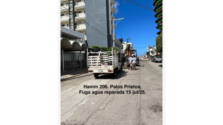 Vecinos de la Colonia Palos Prietos, en Mazatlán, denuncian que ha pasado un año desde que Jumapae abrió una calle y no la ha reparado.