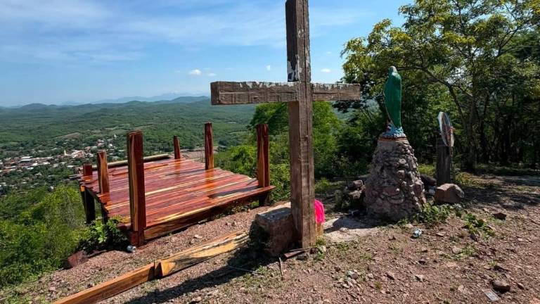 Instalan un mirador en el Cerro de la Cruz, en La Noria.