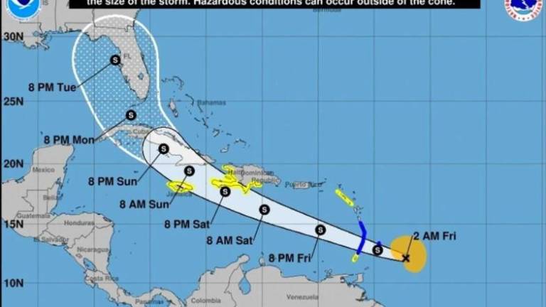 El huracán ‘Elsa’ se acerca a Barbados, en las Antillas Menores, con vientos máximos sostenidos de 120 kilómetros por hora.