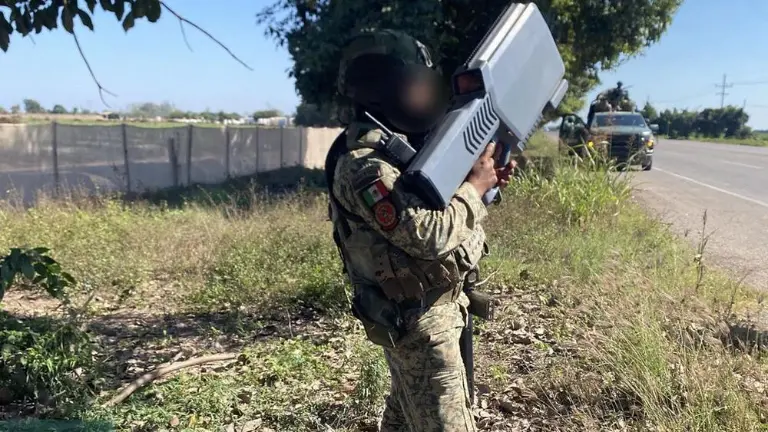 Uso de inhibidor de drones en un operativo en Sinaloa.