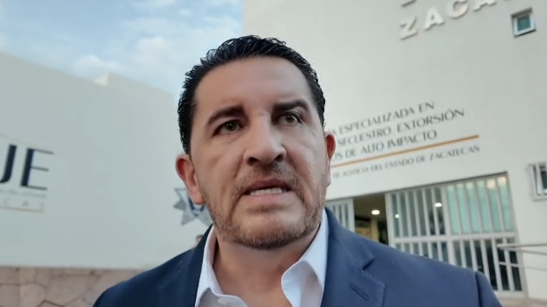 Javier Torres, Alcalde de Fresnillo, compareció ante la Fiscalía de Zacatecas por la investigación del multihomicidio ocurrido el 18 de julio en diversos municipios.