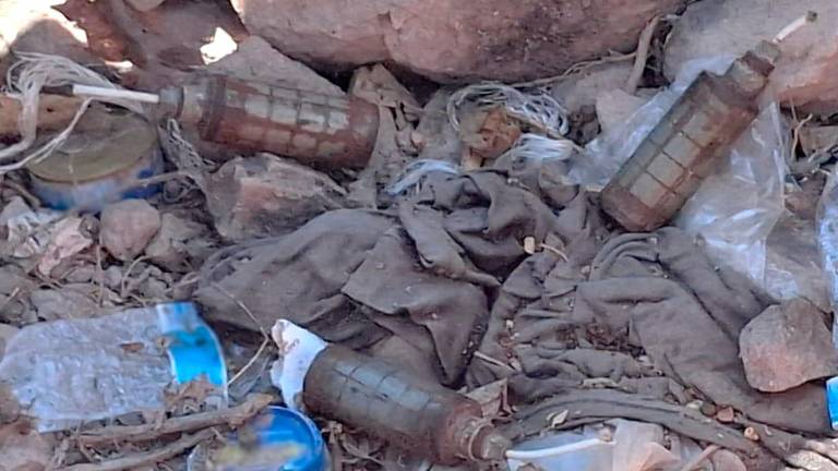 Explosivos improvisados fueron localizados por elementos del Ejército en zona de terracería en Elota.