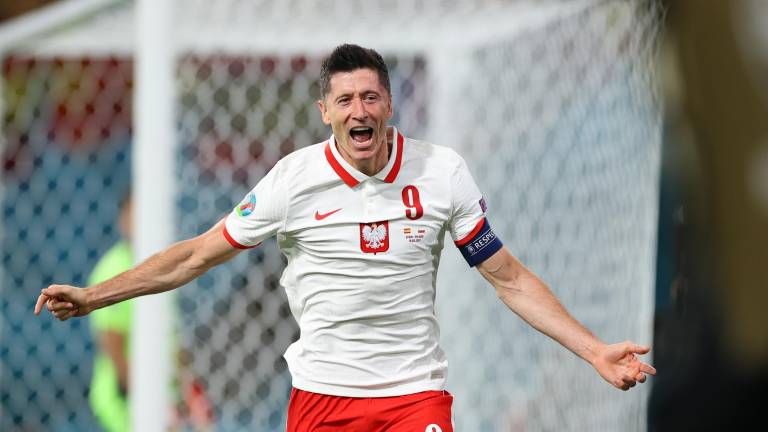 Robert Lewandowski le dio el empate a Polonia sobre España.