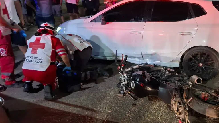 Los accidentes de motocicleta y choques automovilísticos concentran la mayor carga de trabajo para Cruz Roja Mazatlán en esta temporada.