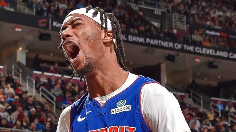 Pistons vencen a Cavaliers por 114-110.