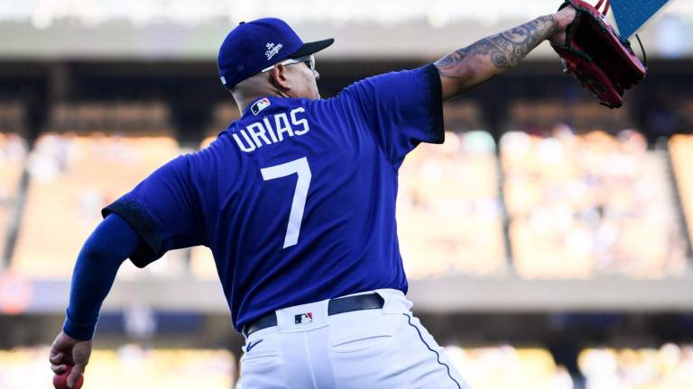 Julio Urías trabajó seis sólidas entradas.
