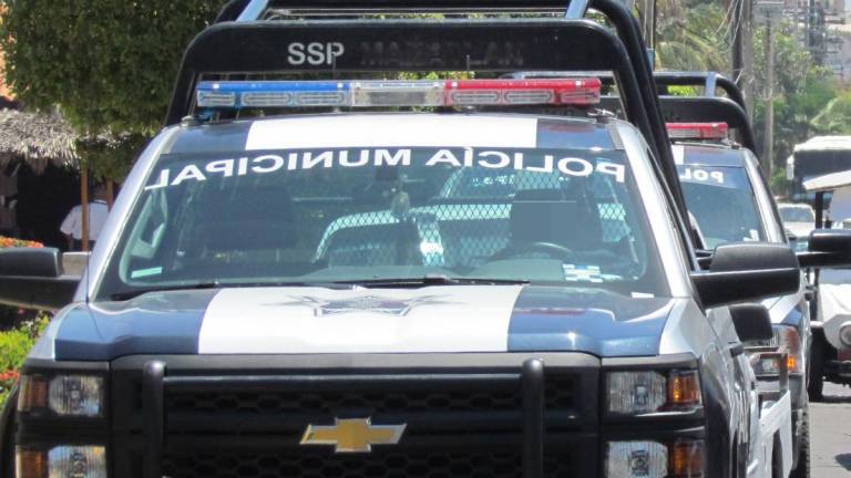 Policías de Mazatlán son acusados de abusos a derechos humanos en contra de un civil en hechos ocurridos en 2021.