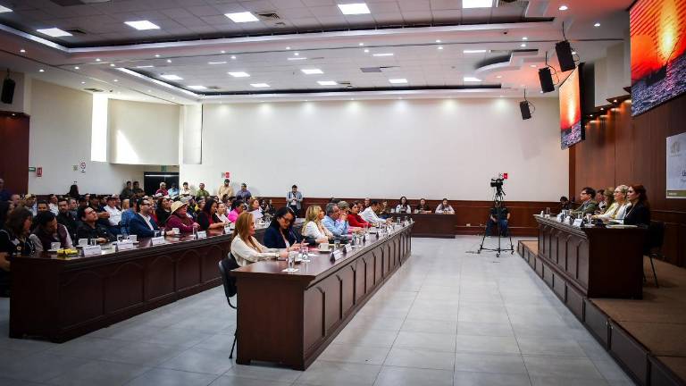 La Secretaria de Pesca y Acuacultura, Flor Emilia Guerra Mena, y la Diputada Paola Gárate Valenzuela protagonizaron un intercambio de acusaciones este viernes.