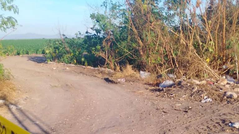 Integrantes de un colectivo de búsqueda localizaron el cuerpo de un hombre maniatado dentro de un dren en la sindicatura de Costa Rica.