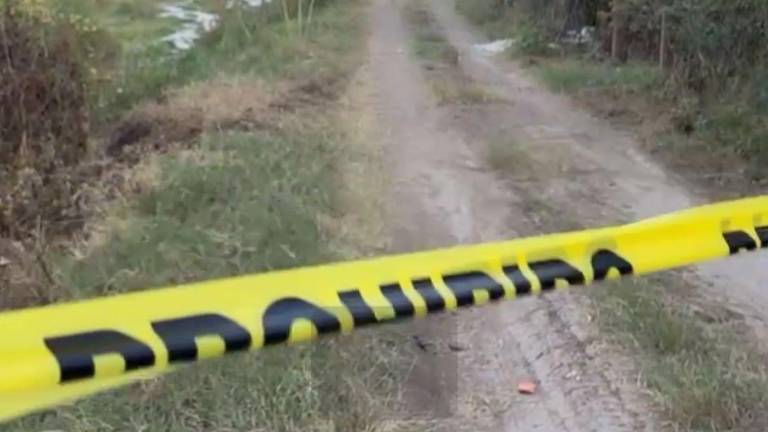 Un hombre fue asesinado a balazos en un camino de terracería, en Culiacán.