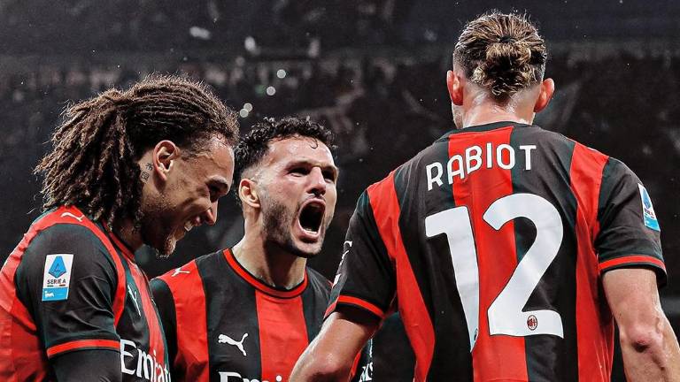 Milan sufre para sacar el triunfo.