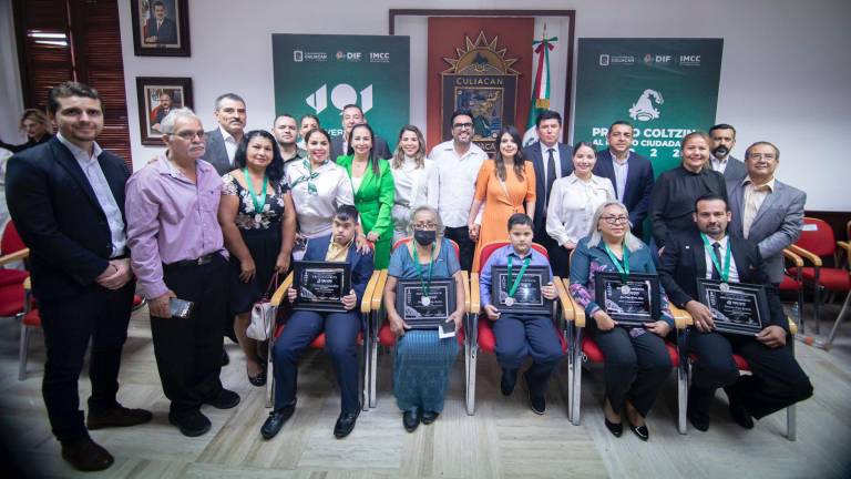 Ganadores del Premio Coltzin al Mérito Ciudadano en Culiacán.