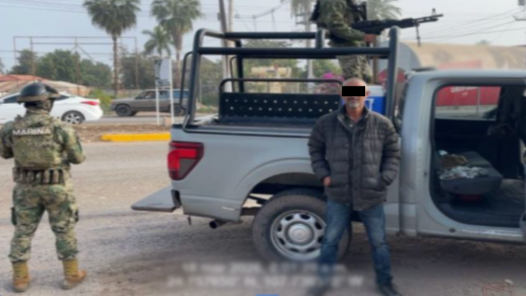 Efectivos navales mantienen presencia en Culiacán tras el aseguramiento de dosis de droga el miércoles.