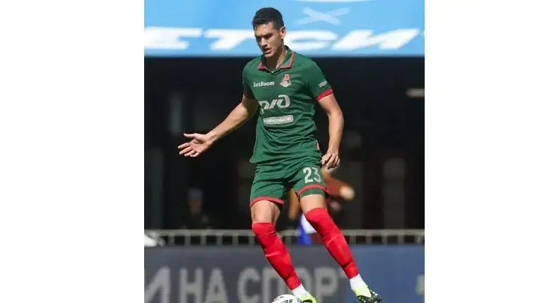 César Montes abrió el marcador por el Lokomotiv.