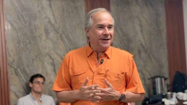 Sergio Esquer condena amenazas contra Paola Gárate y pide garantías de seguridad.