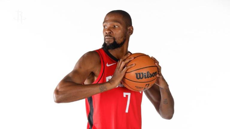 Kevin Durant analiza la posibilidad de firmar una extensión de contrato con los Rockets.