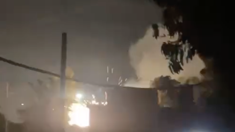 En Agua Caliente de los Monzón se reportaron detonaciones que provocaron columnas de humo visibles desde varios domicilios.