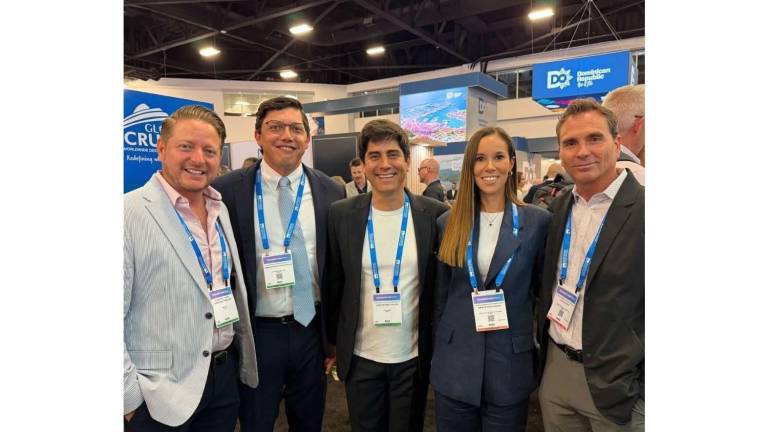 La Secretaria de Turismo de Sinaloa, Mireya Sosa Osuna, destacó la participación del estado con una comitiva de Mazatlán.