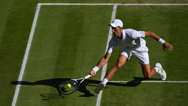 Novak Djokovic avanza a su cuarta final consecutiva en Wimbledon