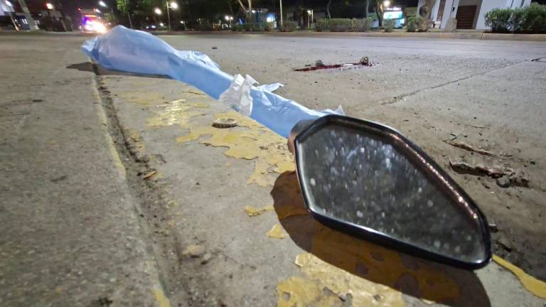 Un hombre falleció en una motocicleta tras chocar con una guarnición en Mazatlán.